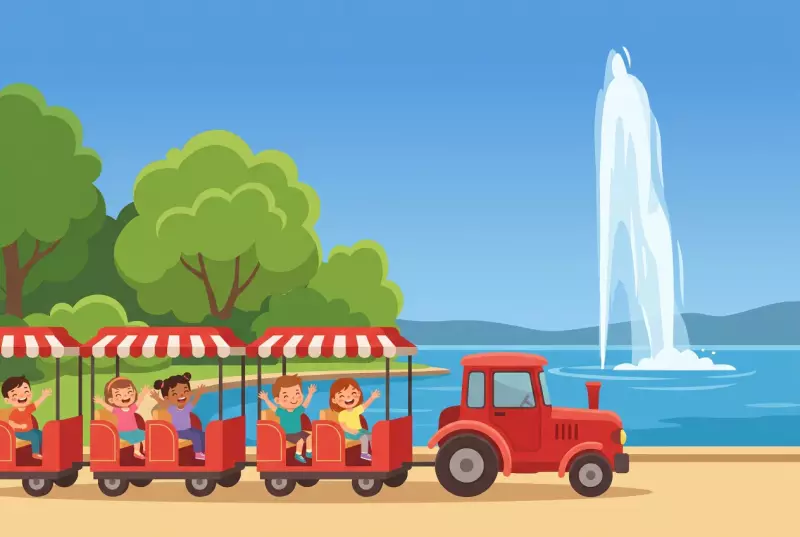 Illustration du Petit Train Rive Gauche de Genève : un petit train routier rouge à wagons ouverts longe le quai au bord du lac Léman, avec des enfants joyeux et le Jet d'Eau en arrière-plan
