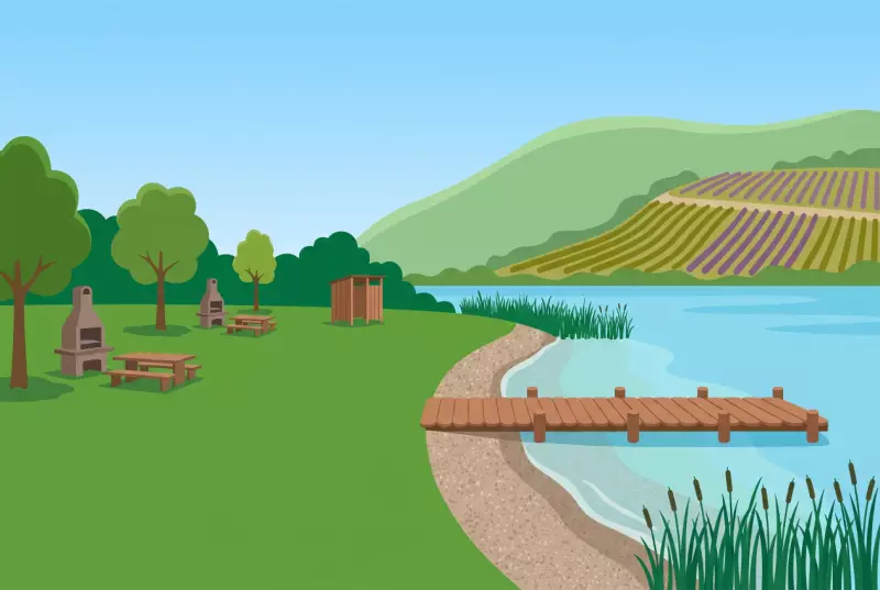 Illustration de la petite plage de Sugiez au bord du lac de Morat, sa pelouse, ses grills et ses roseaux