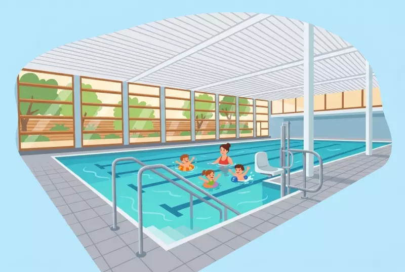 Illustration de la piscine couverte de Pully : un bassin intérieur chauffé de 25 mètres baigné de lumière par de grandes baies vitrées, avec un parent et des enfants qui nagent et jouent dans l'eau chaude
