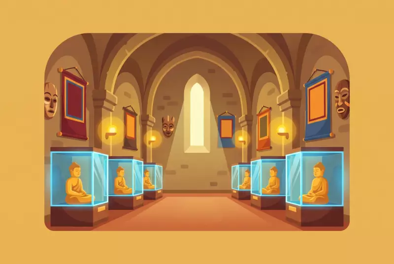 Illustration de la salle voûtée du musée d'art himalayen de Gruyères, avec ses statues dorées, ses peintures et ses masques