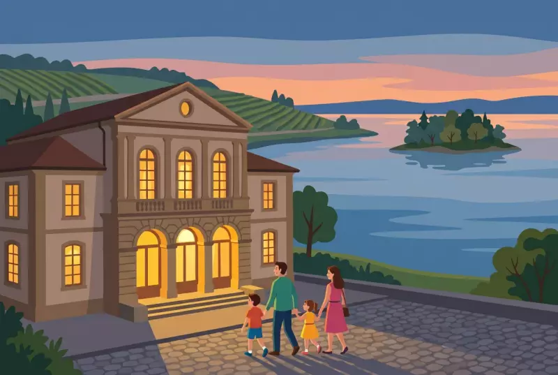 Illustration plate du Casino-Theatre de Rolle au bord du lac Leman au crepuscule, une famille arrivant au spectacle