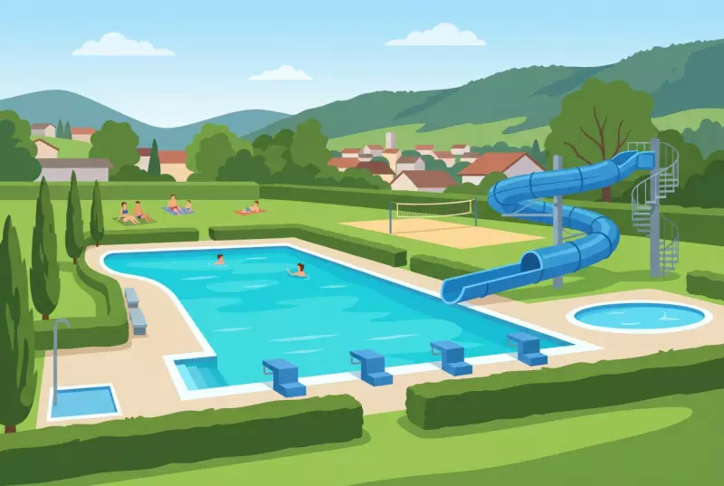 Illustration de la piscine de plein air de Moutier, grand bassin et toboggan