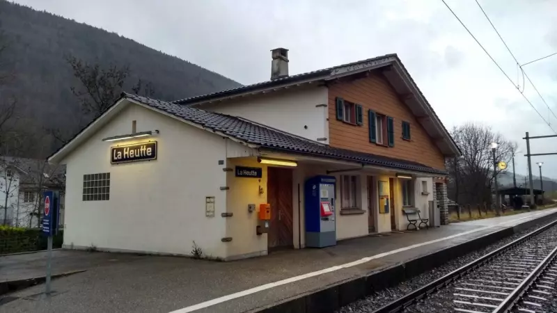 Gare de La Heutte, point d’accès à la balade des traces de dinosaures.